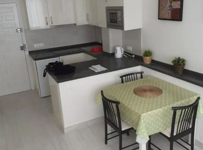 Sol Y Sol * טורמולינוס